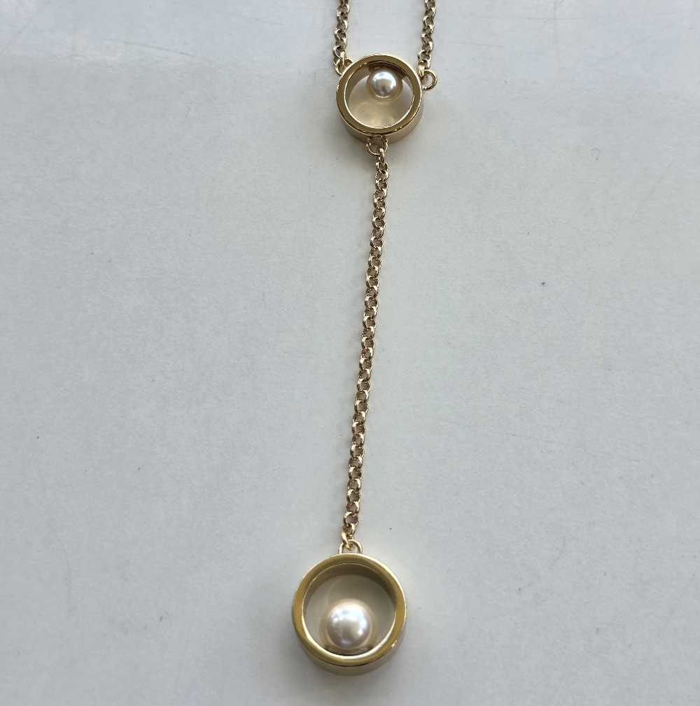 KARL LAGERFELD PARIS Gold-Tone Imitation Pearl Lariat Necklace 16" + 3" extender - Picture 3 of 9